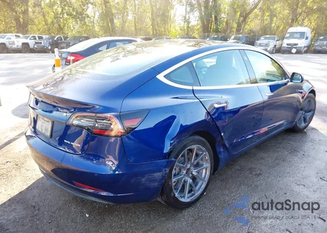 2018 Tesla Model 3 Long Range/Performance z USA, uszkodzony, nr VIN 5YJ3E1EB1JF130709